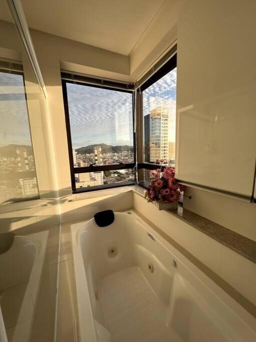 Apartamento No Centro, Com Vista Mar E Cristo Luz Balneário Camboriú Kültér fotó